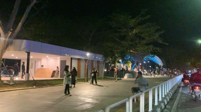 EVALUASI TERAS SAMARINDA - Suasana Teras Samarinda saat malam hari. Pihak Pemerintah Kota Samarinda berupaya untuk melakukan pematangan tata kelola Teras Samarinda yang memiliki nilai proyek Rp 36,9 miliar.