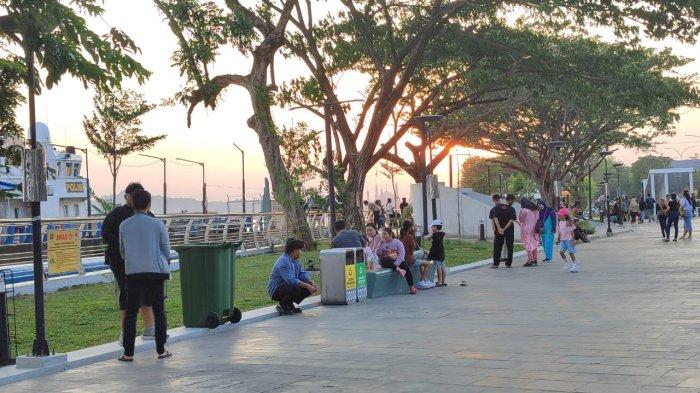 Teras Samarinda ke depan akan dilengkapi fasilitas pelican cross, hal ini didukung penuh oleh Dinas Perhubungan Kota Samarinda. Dijelaskan melalui Kepala Dinas Perhubungan Samarinda, Hotmarulitua Manalu, menyatakan, akan ada tambahan fasilitas pelican cross, Selasa (17/9/2024). 