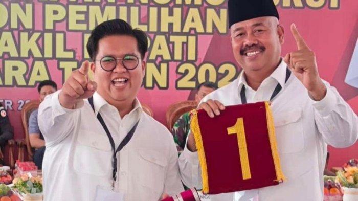 Edi Damansyah dan Rendi Solihin, merayakan perolehan nomor urut 1 dalam pengundian yang digelar oleh Komisi Pemilihan Umum (KPU) Kukar. TRIBUNKALTIM.CO/HO