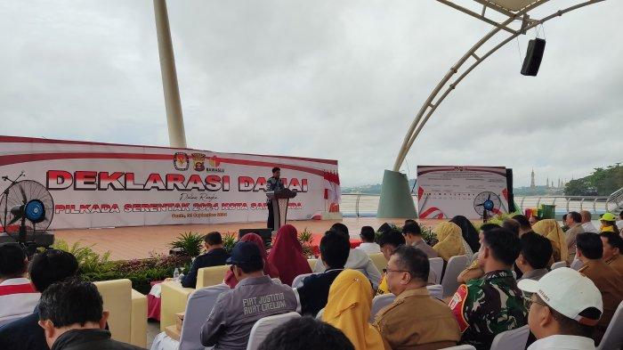 Ketua KPU Samarinda Firman Hidayat dalam giat Deklarasi Pemilu Damai 2024 di Teras Samarinda, Senin (30/9). Ajang penilaian visi dan misi calon wali kota dan calon wakil wali kota Samarinda menuju pemilu 2024 bakal digelar, KPU siapkan tim panelis dan kesempatan bagi masyarakat untuk berpartisipasi.TRIBUNKALTIM.CO/SINTYA ALFATIKA SARI