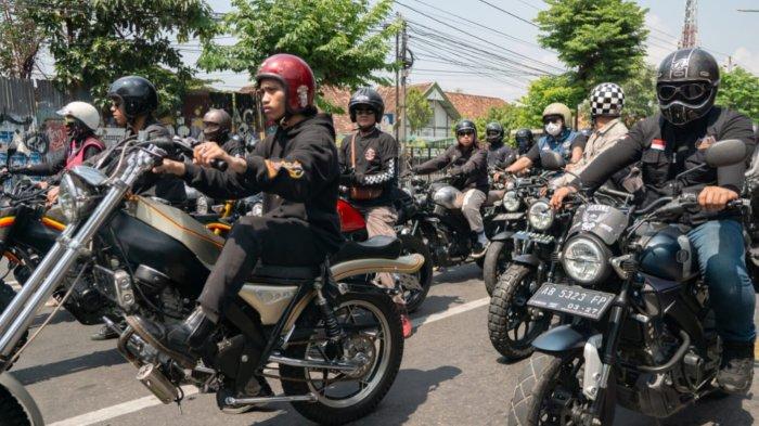 Tidak hanya ikonik, spirit Born To Be Free yang melekat kuat pada XSR 155 juga menjadikannya sebagai inspirasi bagi para pengguna untuk menuangkan kreativitas mereka dalam meng-custom Yamaha XSR 155 sesuai dengan jati dirinya.