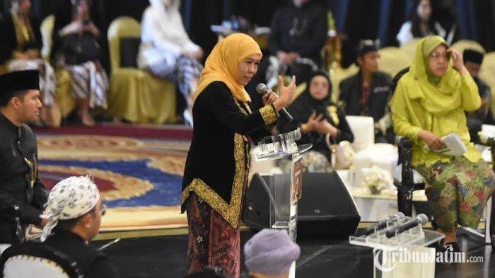 DEBAT PERDANA PILGUB JATIM - Tiga Pasangan Calon Gubernur & Calon Wakil Gubernur hadir dalam Debat Publik Pilgub Jatim 2024 Kesatu bertema Transformasi Sosial & Peningkatan Produktivitas Sumber Daya Lokal untuk Kesejahteraan Masyarakat Jawa Timur, Jumat (18/10/2024) di Graha Unesa Surabaya