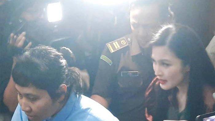 Sandra Dewi kembali jadi saksi atas kasus dugaan Tindak Pidana Pencucian Uang (TPPU) dengan terdakwa suaminya, Harvey Moeis.