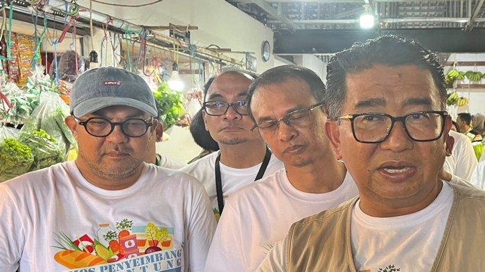 TOKO PENYEIMBANG BALIKPAPAN - Kali ini Toko Penyeimbang hadir di Kota Balikpapan, Provinsi Kalimantan Timur dan diresmikan langsung oleh Pj Gubernur Kaltim, Akmal Malik pada Jumat (25/10/2024). Dia menegaskan, hadirnya Toko Penyeimbang untuk menstabilkan harga pangan yang kerap menjadi pemicu inflasi di Kota Balikpapan.