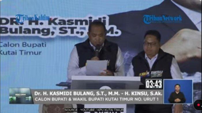 Pasangan calon Kasmidi Bulang dan Lulu Kinsu saat debat publik Pilkada Kutim 2024 di Jatra Hotel Balikpapan, Sabtu (2/11/2024) malam.