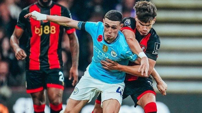 Aksi Phil Foden pertandingan pekan ke-10 Liga Inggris 2024/2025 antara Bournemouth vs Manchester City di Vitality Stadium berakhir dengan skor 2-1, Sabtu (2/11/2024).