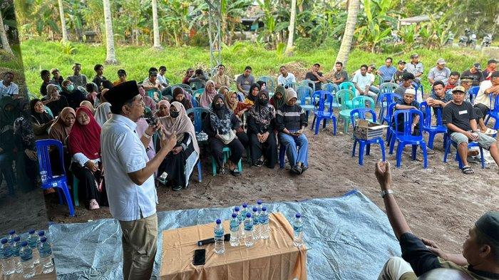 Calon Bupati Penajam Paser Utara Hamdam Pongrewa saat sosialisasi di hadapan warga dalam agenda kampanye Pilkada PPU 2024.