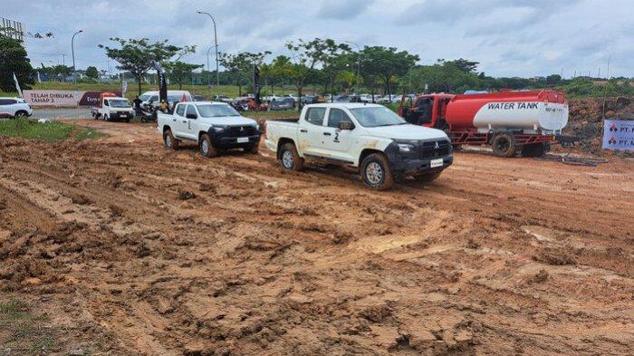 Unit Test Drive Mitsubishi All New Triton di Lokasi Acara Perumahan Grand City Selasa (19/11)