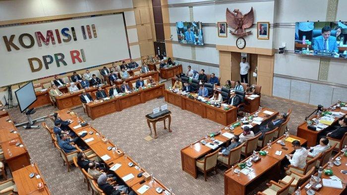 Suasana ruang rapat pleno penetapan capim dan Dewas KPK di Ruang Rapat Komisi III DPR RI, Jakarta, Kamis (21/11/2024).