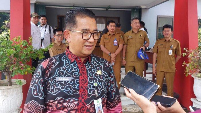 Pj Gubernur Akmal Malik saat menjelaskan pergerakan logistik pilkada di Kaltim, Senin (25/11/2024).TRIBUNKALTIM.CO/RITA LAVENIA