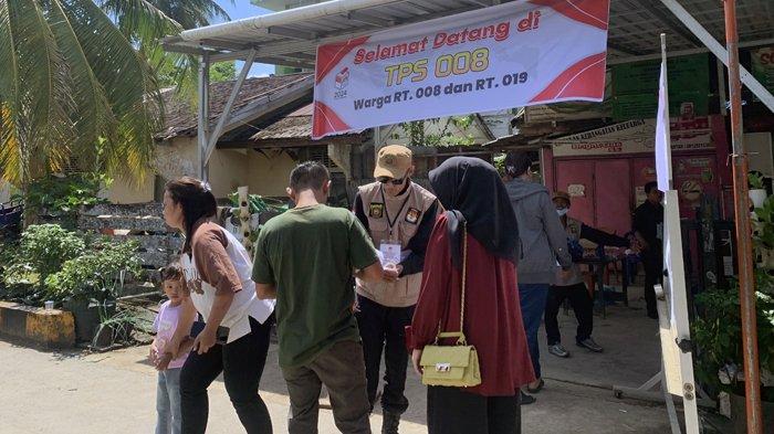 Suasana di TPS 008, tempat calon walikota Andi Harun mencoblos di Jalan Toyib Hadiwijaya, Kelurahan Sempaja Timur, Kecamatan Samarinda Utara, Kota Samarinda, Kalimantan Timur, Rabu (27/11/2024).
