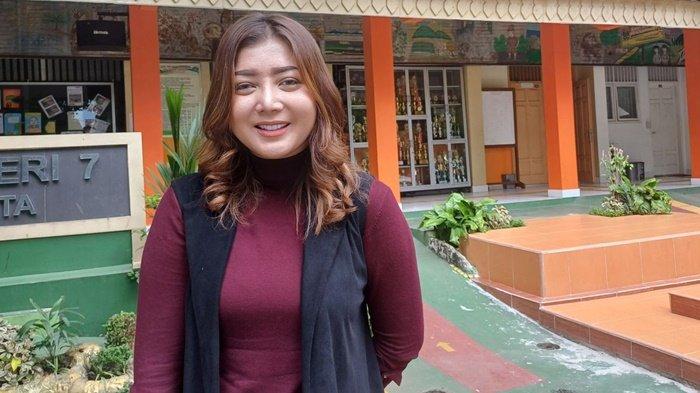Pratiwi Noviyanthi di daerah Cipinang Besar, Jakarta Timur, Kamis (5/12/2024).