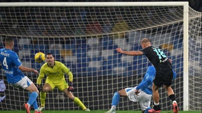 HASIL LIGA ITALIA - Laga Napoli vs Lazio pada lanjutan Liga Italia 2024-2025. Inilah hasil Liga Italia terbaru dan hasil pertandingan tadi malam Napoli vs Lazio, dan peringkat klasemen hari ini.