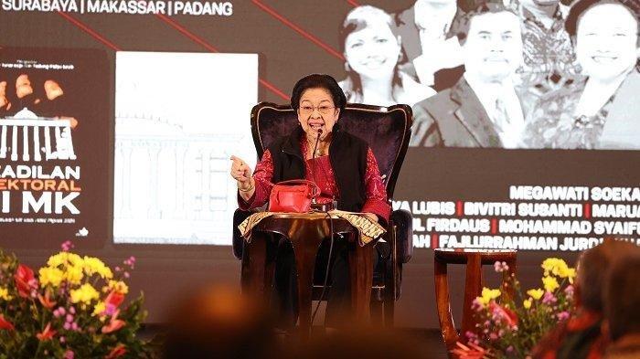 Ketua Umum DPP PDI Perjuangan (PDIP) Megawati Soekarnoputri saat Peluncuran dan Diskusi Buku Berjudul: Pilpres 2024 Antara Hukum, Etika, dan Pertimbangan Psikologis di Jakarta, Kamis (12/12/2024).