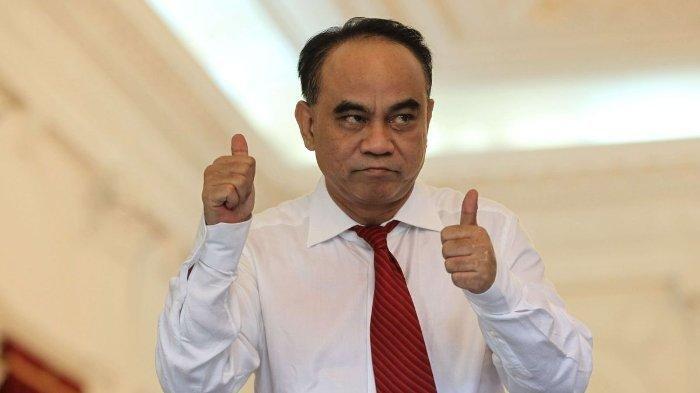DIPERIKSA POLISI - Mantan Menkominfo yang saat ini menjabat sebagai Menteri Koperasi Budi Arie Setiadi. Daftar 4 pernyataan Budi Arie sebelum diperiksa Bareskrim Polri hari ini, Kamis (19/12/2024). Ketua Relawan Pro Jokowi sebut tak terlibat