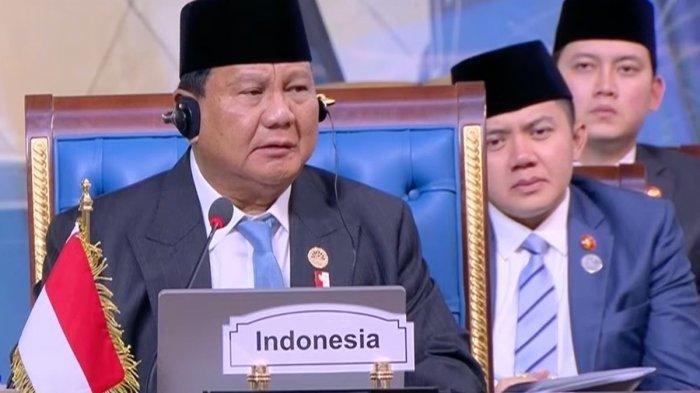 Presiden Prabowo Subianto berbicara di KTT ke-11 Developing Eight (D-8) di Istana Kepresidenan New Administrative Capital, Kairo, Mesir, Kamis (19/12/2024).