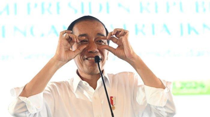 Presiden ke-7 RIJoko Widodo bersilaturahmi dengan Peserta JKN-KIS di Taman Budaya Gunungkidul, Kabupaten Gunungkidul, Daerah Istimewa Yogyakarta, pada Selasa, 30 Januari 2024.