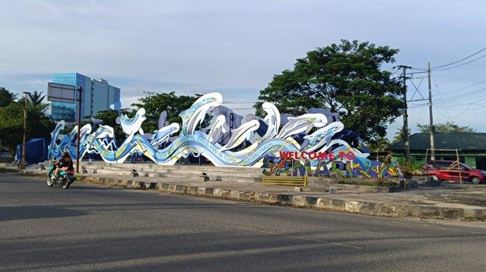 Potret Tugu Pesut yang bisa dilihat di ujung Jembatan Mahakam IV Samarinda.TRIBUNKALTIM.CO/RITA LAVENIA