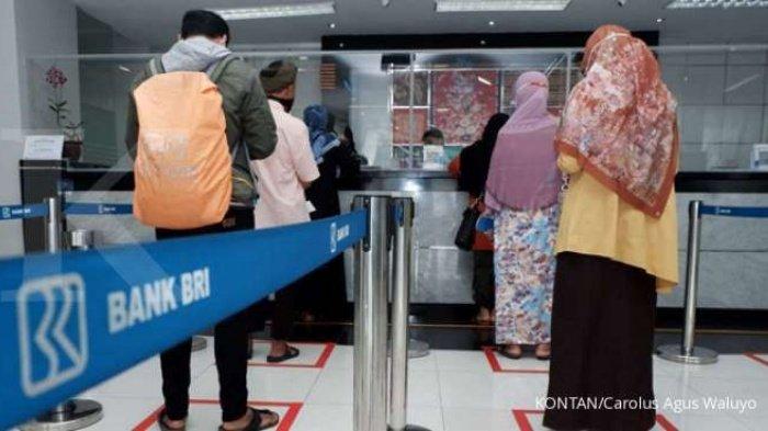 TABEL PINJAMAN KUR BRI 2025 - Ilustrasi suasana salah satu kantor cabang BRI. Tabel pinjaman KUR BRI 2025. Syarat dan cara mengajukan via online atau datang langsung ke kantor cabang BRI. Cek kapan dibuka pinjaman KUR BRI 2025.