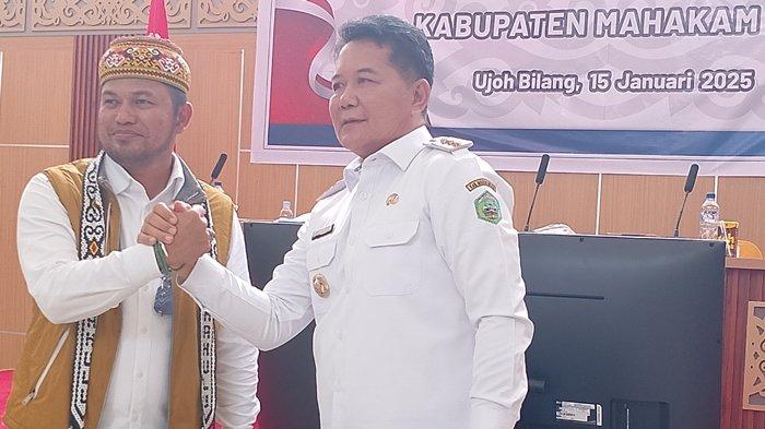 MEMBANGUN MAHAKAM ULU - Kunjungan Gubernur Kalimantan Timur terpilih, Rudy Mas'ud ke Mahakam Ulu, Kalimantan Timur.  Menurutnya, akses infrastruktur jalan menjadi salah satu prioritas untuk membuka keterhubungan Mahakam Ulu dengan wilayah lain di Kalimantan Timur, Rabu (15/1/2025). 