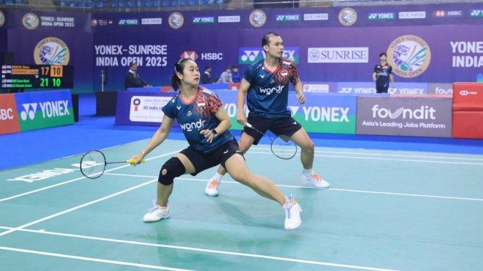 INDIA OPEN 2025 - Pasangan Rinov Rivaldy/Lisa Ayu Kusumawati di India Open 2025 hari ini, Rabu (15/1/2025). Debut Rinov/Lisa di India Open 2025 dihentikan unggulan asal Malaysia Goh Soon Huat/Shevon Jemie Lay.