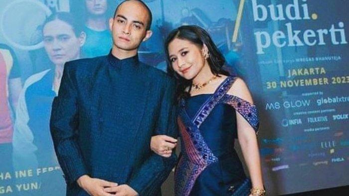 Omar Esteghlal dan Prilly Latuconsina. Keduanya resmi berpacaran