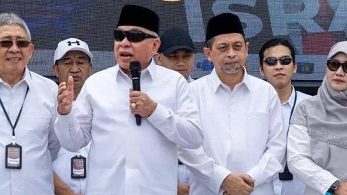 PUTUSAN MK - Paslon calon gubernur dan wakil gubernur Kaltim nomor urut 01, Isran Noor–Hadi Mulyadi saat kampanye akbar Pilkada Kaltim di Samarinda pada Sabtu (23/11/2024). Pihak Isran–Hadi legowo putusan MK terkait gugatan keduanya tidak berlanjut ke sidang pembuktian. (Dokumentasi Tim Isran–Hadi)