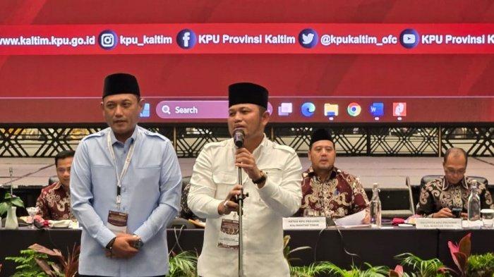RUDY-SENO DILANTIK - Pasangan Rudy Mas'ud-Seno Aji saat menyampaikan pernyataannya di rapat pleno terbuka KPU Kaltim penetapan pasangan calon Gubernur-Wakil Gubernur terpilih Kalimantan Timur (Kaltim), di Crystal Ballroom Hotel Mercure, Jalan Mulawarman, Kota Samarinda, Kamis (6/2/2025) malam. Setelah ditetapkan sebagai Gubernur-Wagub terpilih Kaltim, Rudy-Seno bakal dilantik Prabowo bersama 7 Walikota/Bupati di Kaltim yang lebih dulu ditetapkan sebagai kepala daerah terpilih.