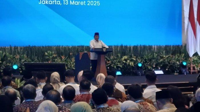 TUNJANGAN GURU 2025 - Presiden RI Prabowo Subianto resmi meluncurkan mekanisme baru penyaluran tunjangan guru Aparatur Sipil Negara (ASN) di Kementerian Pendidikan Dasar dan Menengah (Kemendikdasmen), Jakarta, Kamis (13/3/2025). Karena ditransfer ke rekening pribadi maka penting bagi guru untuk verifikasi dan validasi rekening di info GTK. Simak cara lengkapnya. Cek komponen dan besaran tunjangan guru.(KOMPAS.com/Rahel)