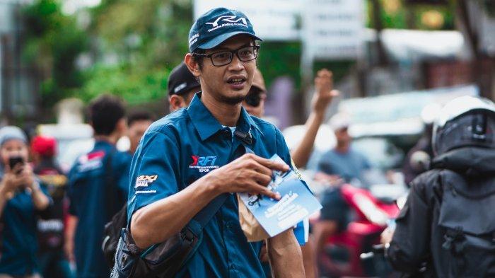 Bagi - bagi Takjil Komunitas  Yamaha Rider Federation Indonesia (YRFI), menggelar kegiatan bertajuk Yamaha BukBlar yang berlangsung di wilayah Bekasi dan Tangerang.