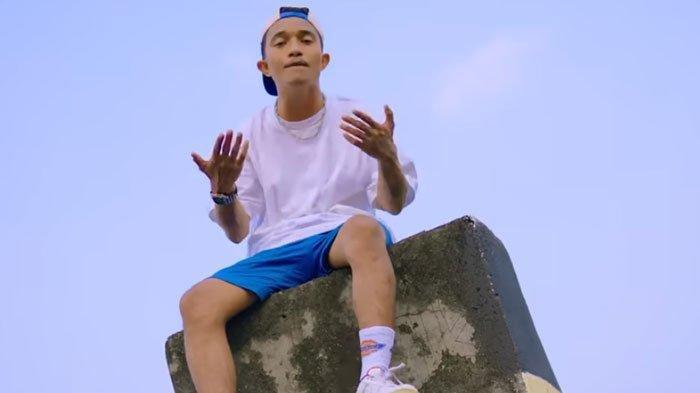 LAGU VIRAL TIKTOK - Lagu Stecu milik Faris Adam rilis pada 5 Maret 2025. Ini full lirik lagunya. (YouTube/Faris Adam)