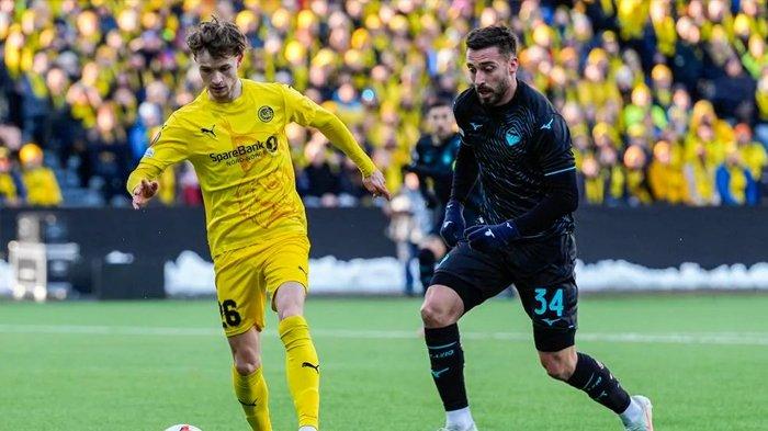 LIGA EUROPA 2025 - Duel Bodo/Glimt vs Lazio leg pertama perempat final Liga Europa UEFA di Stadion Aspmyra, Bodo, Norwegia, Kamis (10/4/2025). Lazio kalah 0-2 pada pertandingan tersebut. (X.com/@MrEnrich70)