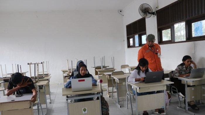 Kegiatan Bimbingan Belajar untuk SNPMB yang dilakukan oleh PT Indexim Coalindo di sekolah-sekolah sekitar area operasi perusahaan.