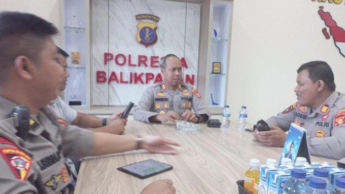 BALIKPAPAN PENYANGGA IKN - Rapat koordinasi strategis yang dipimpin langsung oleh Wakapolresta Balikpapan, AKBP Hendrik Eka Bahalwan membahas kesiapan kota dalam mendukung percepatan pembangunan infrastruktur, khususnya proyek jalan tol di wilayah Balikpapan, Kamis (24/4/2025). 
