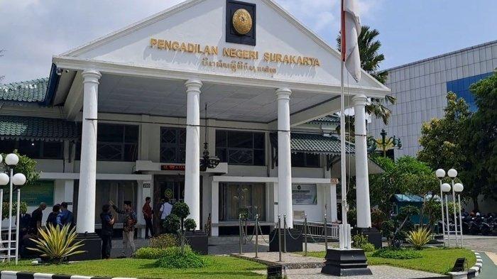 SIDANG IJAZAH JOKOWI - Gedung Pengadilan Negeri (PN) Kota Solo, Jawa Tengah yang menjadi lokasi sidang gugatan ijazah Jokowi. (KOMPAS.com/Fristin Intan Sulistyowati)