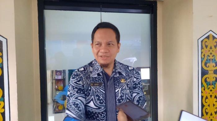 CEGAH STUNTING KALTIM - Kepala Perwakilan BKKBN Provinsi Kalimantan Timur, Nurizky Permanajati, diwawnacarai usai kegiatan Musyawarah Daerah (Musda) IV Koalisi Kependudukan Indonesia (KKI) di Gedung Bangga Kencana, Kantor Perwakilan BKKBN Kaltim, Samarinda. Jumat (16/5/2025) BKKBN Kaltim menegaskan pentingnya perencanaan keluarga dan tanggung jawab orang tua dalam mencegah stunting, sekaligus meluruskan stigma bahwa orang miskin dilarang memiliki anak. 