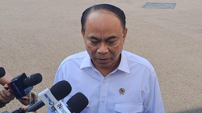 KASUS JUDI ONLINE - Menteri Koperasi Budi Arie Setiadi saat ditemui di Istana, Jakarta, Kamis (8/5/2025), Nama Budi Arie disebut dalam dakwaan kasus judi online (judol) dalam kaitan kapasitasnya ketika masih menjabat sebagai Menteri Komunikasi dan Informatika (Menkominfo). Kemungkinan Budi Arie dihadirkan di persidangan dan respons Istana.  (KOMPAS.com/ADHYASTA DIRGANTARA)