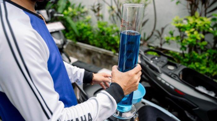 konsumsi bahan bakar GEAR ULTIMA juga menarik perhatian rekan-rekan media karena untuk di Semarang tembus 74,5 KM/Liter**, dan di rute yang lebih menantang seperti Bali konsumsinya mencapai 68,17 KM/Liter**