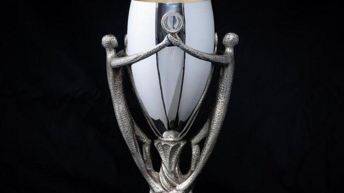 MENGENAL FINALISSIMA - Rupa trofi Finalissima. Inilah sejarah Finalissima dan daftar juaranya dari masa ke masa, kapan jadwal Argentina vs Spanyol? (Dok UEFA)