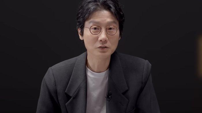 SQUID GAME 3 - Sutradara Squid Game, Hwang Dong Hyuk. Jelang rilisan Squid Game Season 3, sutradara berusia 54 tahun tersebut mengungkap adanya kemungkinan prekuel atau spin-off dalam universe ini. (YouTube/Netflix)