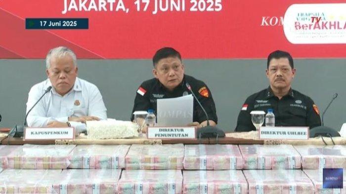 KEJAGUNG SITA UANG - Kejaksaan Agung (Kejagung) mengumumkan penyitaan uang sebesar Rp11,8 triliun dari PT Wilmar Group terkait kasus korupsi pemberian fasilitas ekspor crude palm oil (CPO) pada tahun 2022, Selasa (17/6/2025). (Tangkapan layar dari YouTube Kompas TV)