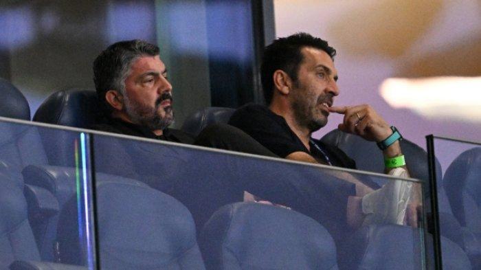 TIMNAS ITALIA - Gianluigi Buffon merupakan salah satu sosok di balik penetapan Gennaro Gattuso menjadi pelatih Timnas Italia. (X/@Azzurri_En)