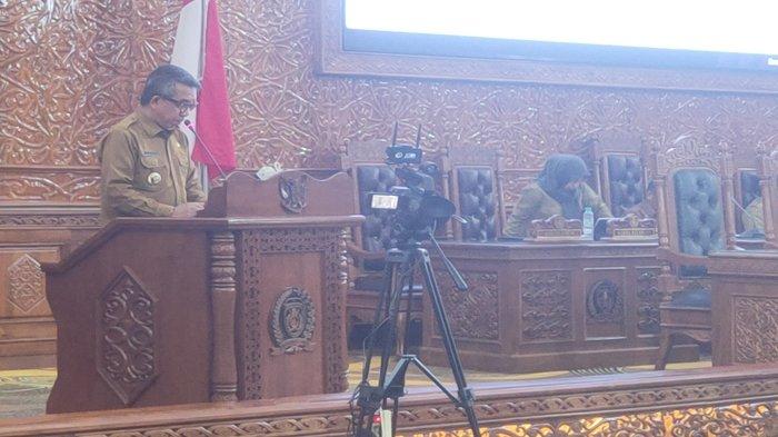 PAJAK DAERAH KUTIM - Bupati Kutai Timur, Ardiansyah Sulaiman pastikan perubahan Perda Nomor 1 Tahun 2024 tidak memberatkan pelaku UMKM di Kutai Timur. Tak hanya itu, Bupati Ardiansyah juga memastikan aturan retribusi dan pajak yang tertuang dalam perubahan Perda Nomor 1 Tahun 2024 nantinya tidak akan memberatkan masyarakat. 