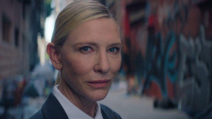 SQUID GAME 3 - Tangkapan layar melalui platform Netflix pada Senin (30/6/2025).  Aktris Cate Blanchett muncul dalam ending Squid Game 3 dan menjadi sorotan penonton karena tampil dengan apik meskipun screentime terbatas. Begini alasan sutradara Hwang Dong Hyuk untuk menghadirkannya. (Netflix)
