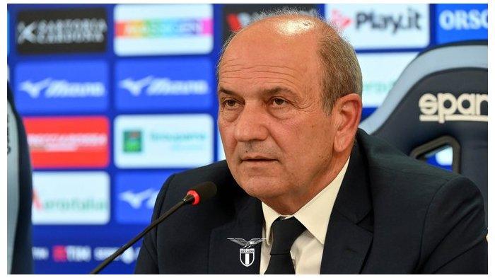 TRANSFER LAZIO - Foto tangkap layar Direktur Olahraga Lazio, Angelo Fabiani, saat konferensi pers yang diunggah akun X @OfficialSSLazio pada 5 Februari 2025. Fabiani menjelaskan tentang situasi klub di bursa transfer musim panas 2025.