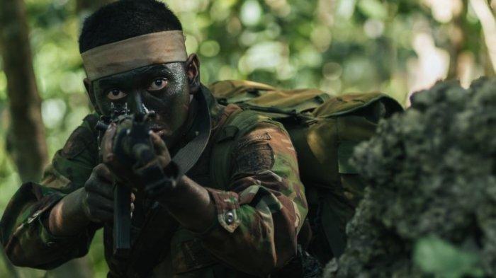 FILM BELIEVE 2025 - Aktor Ajil Ditto saat beradegan di film Believe. Film Believe menjadi film laga perang terbesar tahun 2025 ini, Film Believe tidak hanya menjanjikan aksi dan visual yang megah. Film Believe juga mengajak penonton untuk merenung tentang pengorbanan keluarga, dan mimpi yang lahir dari luka. Film Believe: Takdir, Mimpi dan Keberanian tayang di bioskop di seluruh Indonesia mulai 24 Juli 2025. Cerita film ini diadaptasi dari buku biografi Agus Subiyanto berjudul Believe - Based on a True Story about  Faith, Dream and Courage yang disusun Valent Hartadi dan tim. 