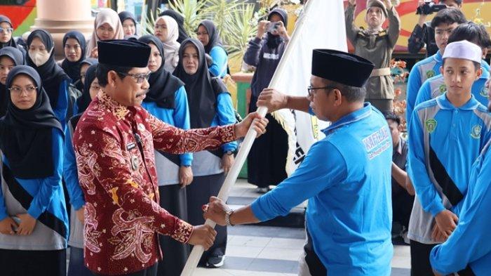https://asset-2.tstatic.net/kaltim/foto/bank/images/20250710_Wabup-Waris-Muin-saat-lepat-khafifah.jpg