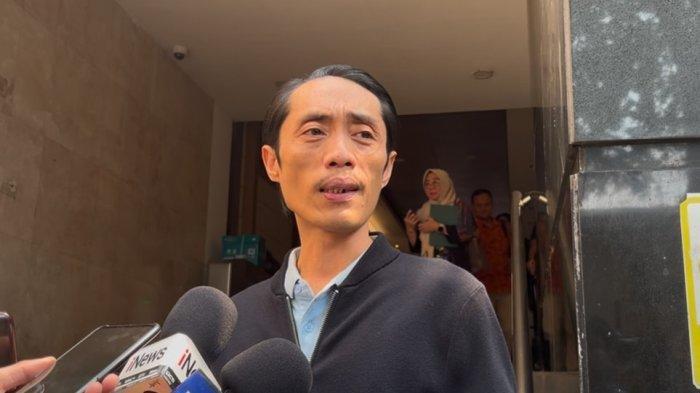POLEMIK IJAZAH JOKOWI - Politisi Partai Solidaritas Indonesia (PSI) Dian Sandi Utama di Ditreskrimum Polda Metro Jaya, Rabu (28/5/2025). Dian menjalankan pemeriksaan lanjutan terkait unggahan ijazah Jokowi. (Tribunnews/Alfarizy)