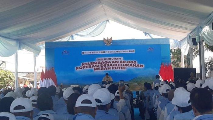 KOPERASI MERAH PUTIH - Presiden Prabowo Subianto meluncurkan kelembagaan 80.000 Koperasi Desa/Kelurahan Merah Putih di Desa Bentangan, Wonosari, Klaten, Jawa Tengah, Senin (21/7/2025). Berikut 5 fakta peluncuran Koperasi Merah Putih hari ini (KOMPAS.com/Labib Zamani)