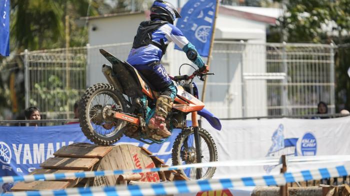 Aksi salah satu peserta  Shell BLU CRU Yamaha Enduro Challenge 2025